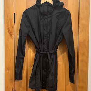 Columbia women’s Black Hooded rain Coat